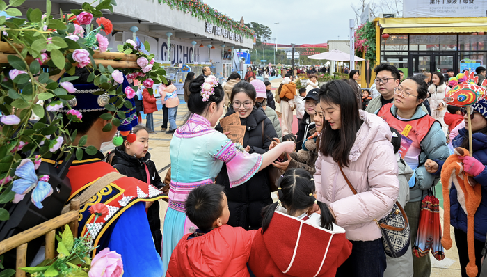 促消费,地方两会;促消费;新信号
