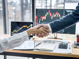 明略科技(2718.HK)亮相京港洽谈会，签约数码港共拓AI新局