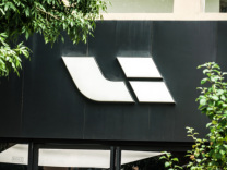 理想高管回应宇树王兴兴对VLA质疑：模型的关键是要与整个具身智能系统适配