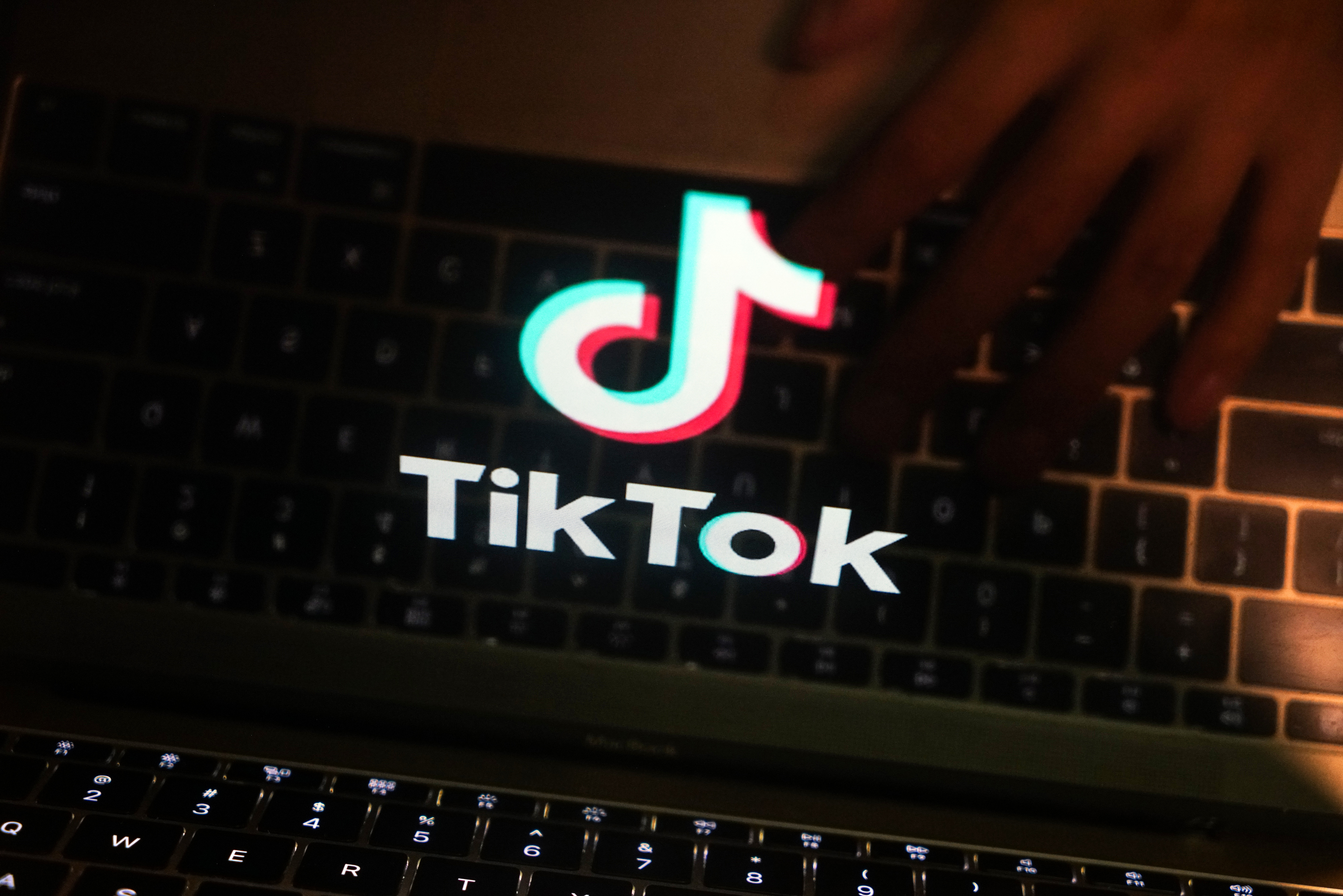 TikTok将寻求临时禁制令，以阻止“不卖就禁”法律的实施|界面新闻 · 科技