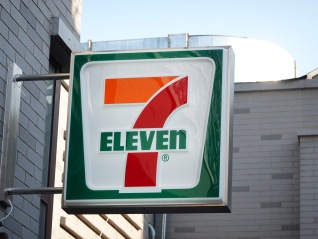 7-Eleven在广州开“小食堂”，挑战快餐店