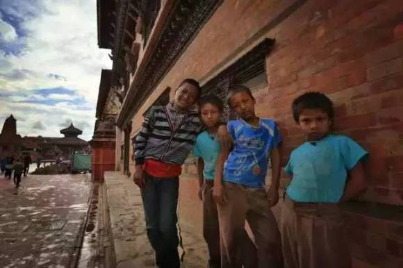 90后美女摄影师实拍震前尼泊尔, 两年过去这里