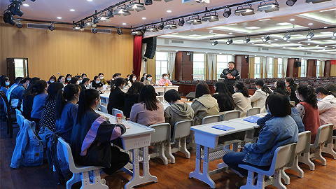 邢台市龙泉小学组织第一期“青蓝工程”结对教师沙龙活动