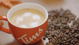 Tims、麦咖啡都在上，新一轮“厚”产品来了，爆款路径能复制吗？