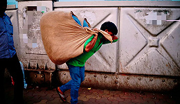 印度最大人工洗衣场，一天洗衣20万件：为何能存在100多年？