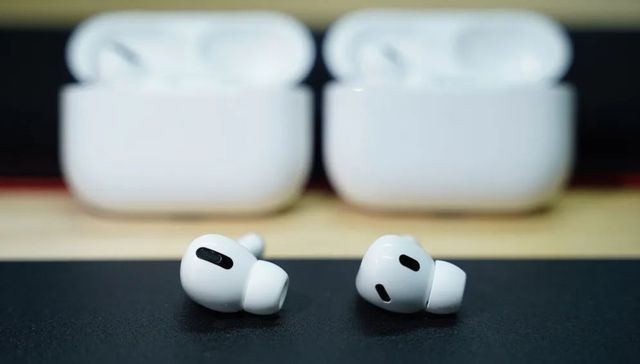 比iPhone14更受欢迎，AirPods Pro又再次改写游戏规则？ | 界面· 财经号