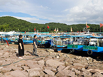 船进港人上岸  宁海湾“智慧渔港”让渔船都“在线”