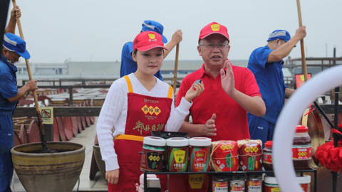 布局直播，激活独具“鹃城”特色的品牌传播新动力——鹃城牌郫县豆瓣工厂店抖音开播仪式