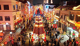 春节假期青岛商业特色步行街“年味浓”“人气足”“红出圈”