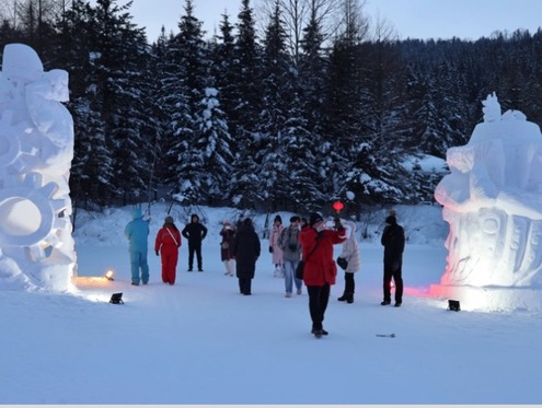 中國(guó)雪鄉(xiāng)：20件雪雕作品成游客新寵