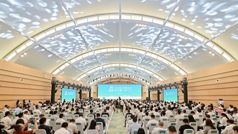 民營(yíng)企業(yè)家“五津”精神注入動(dòng)力源泉 成都市新津區(qū)2025推動(dòng)民營(yíng)經(jīng)濟(jì)高質(zhì)量發(fā)展大會(huì)召開
