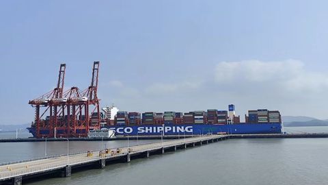 浙江首单船用绿色甲醇加注业务在宁波舟山港成功落地