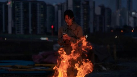 当代年轻人的“发疯”大赛，正在被包装成“消费游戏”`