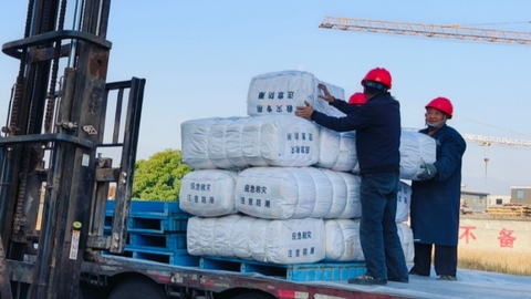 四川调拨万件省级物资保障受灾群众