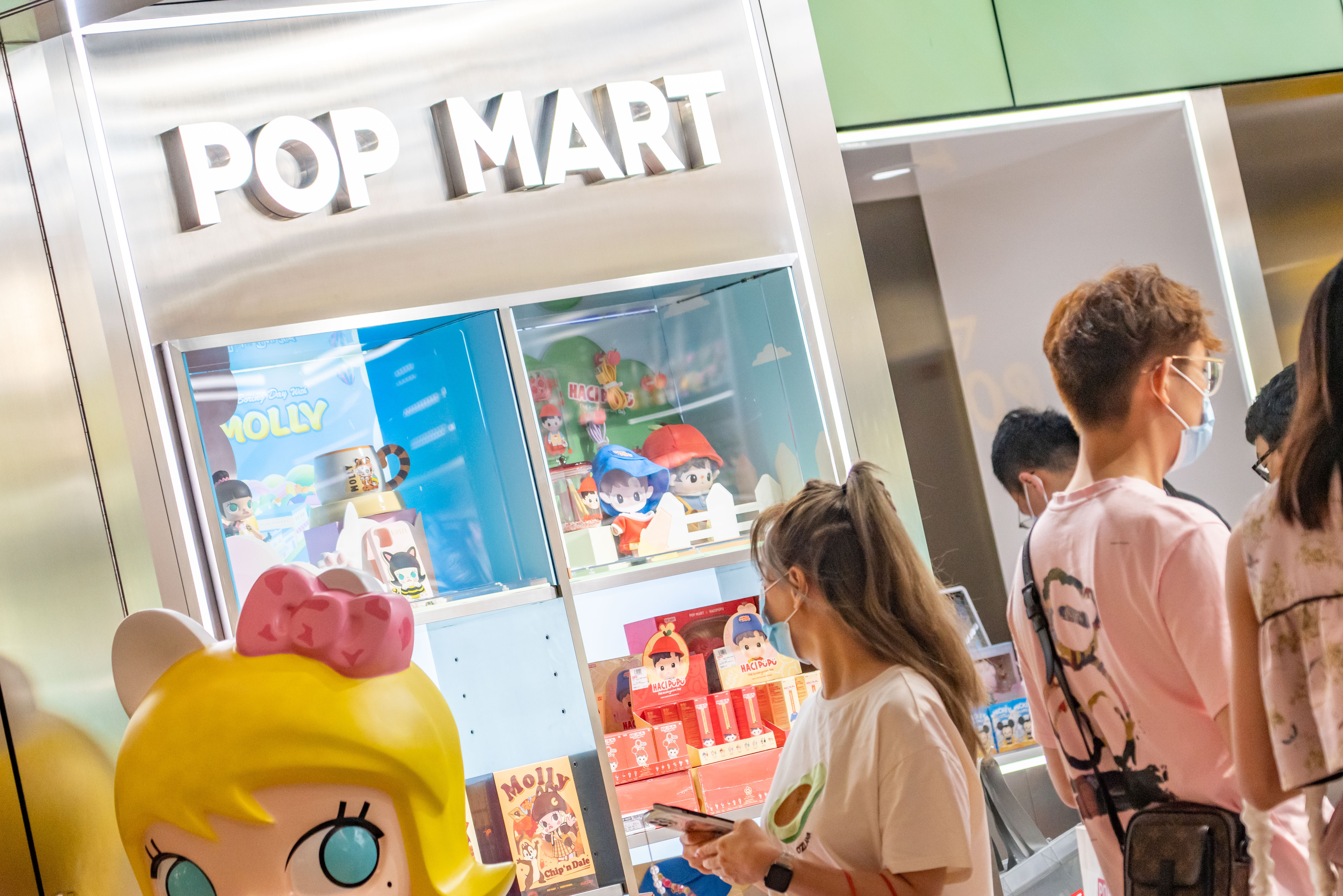 王宁把泡泡玛特开在LV旁边的梦要实现了？